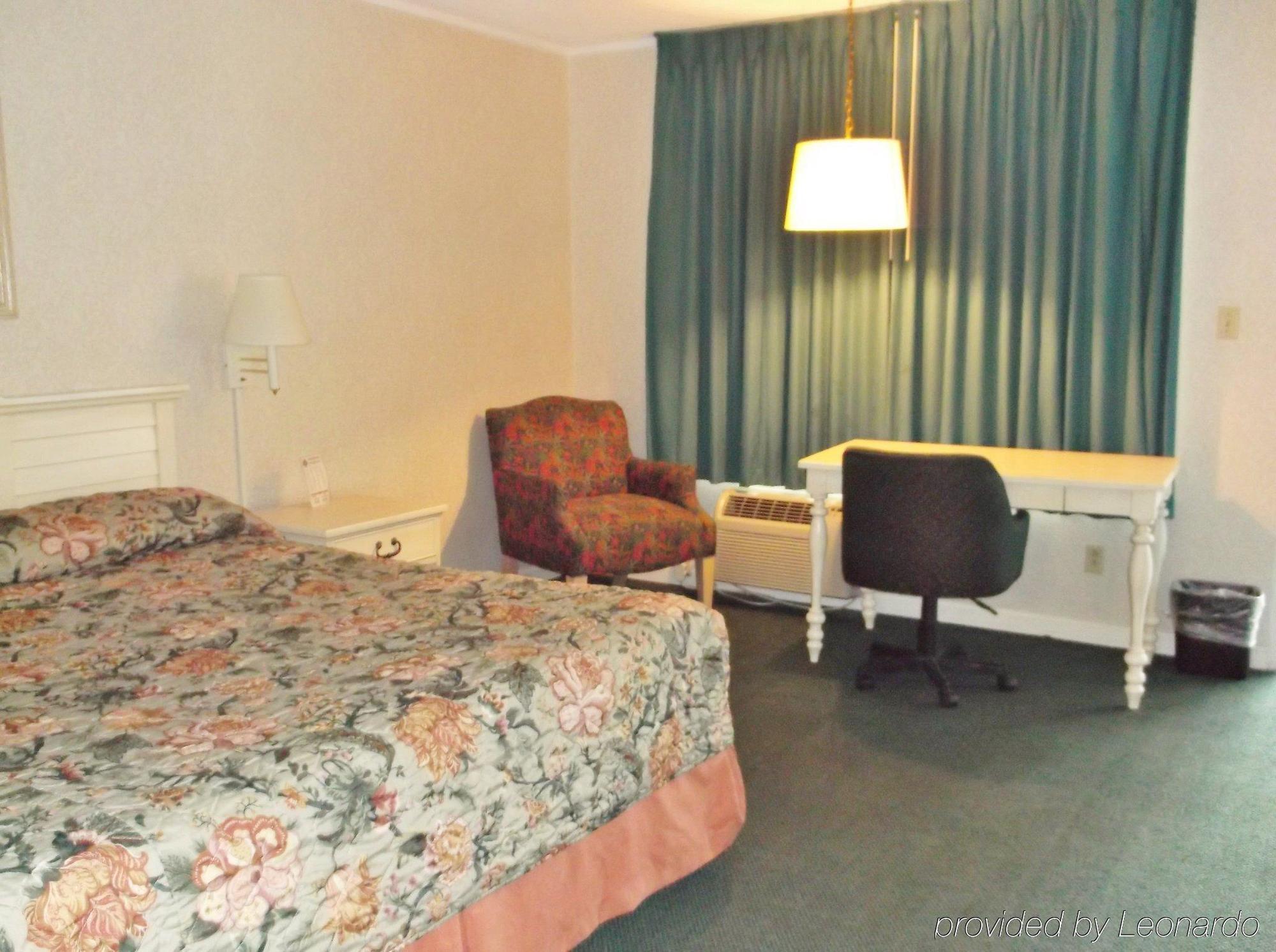 Azalea Inn & Suites Wilmington Bagian luar foto