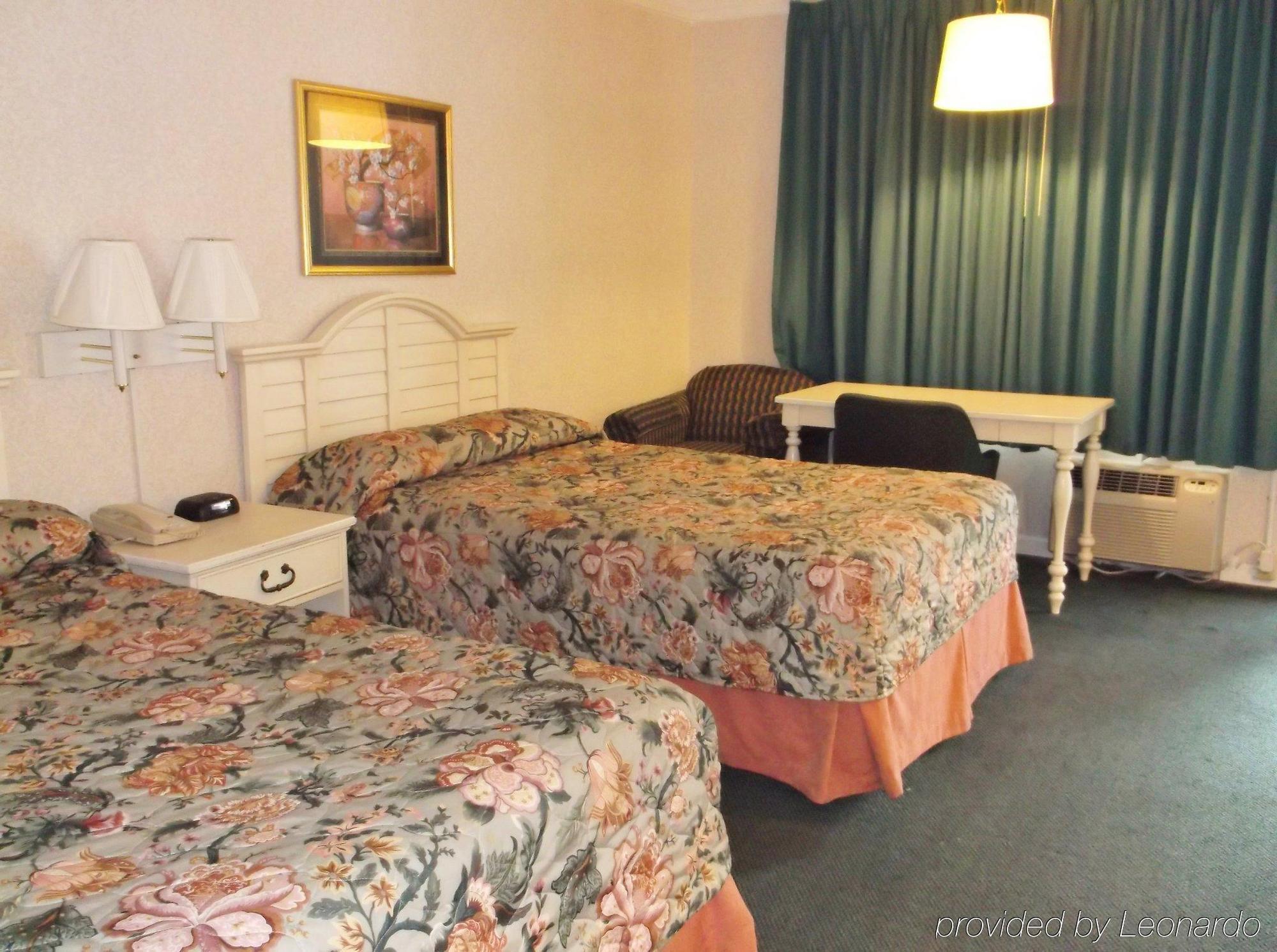 Azalea Inn & Suites Wilmington Bagian luar foto